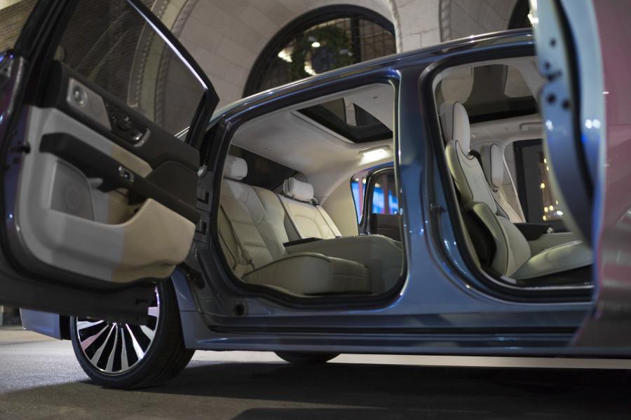  Lincoln Continental 80th Anniversary Coach Door Edition 2019 года  (фото 52 из 54)